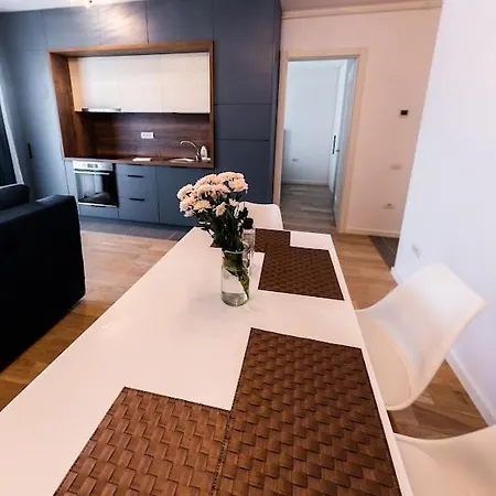 Apartament Modern And *